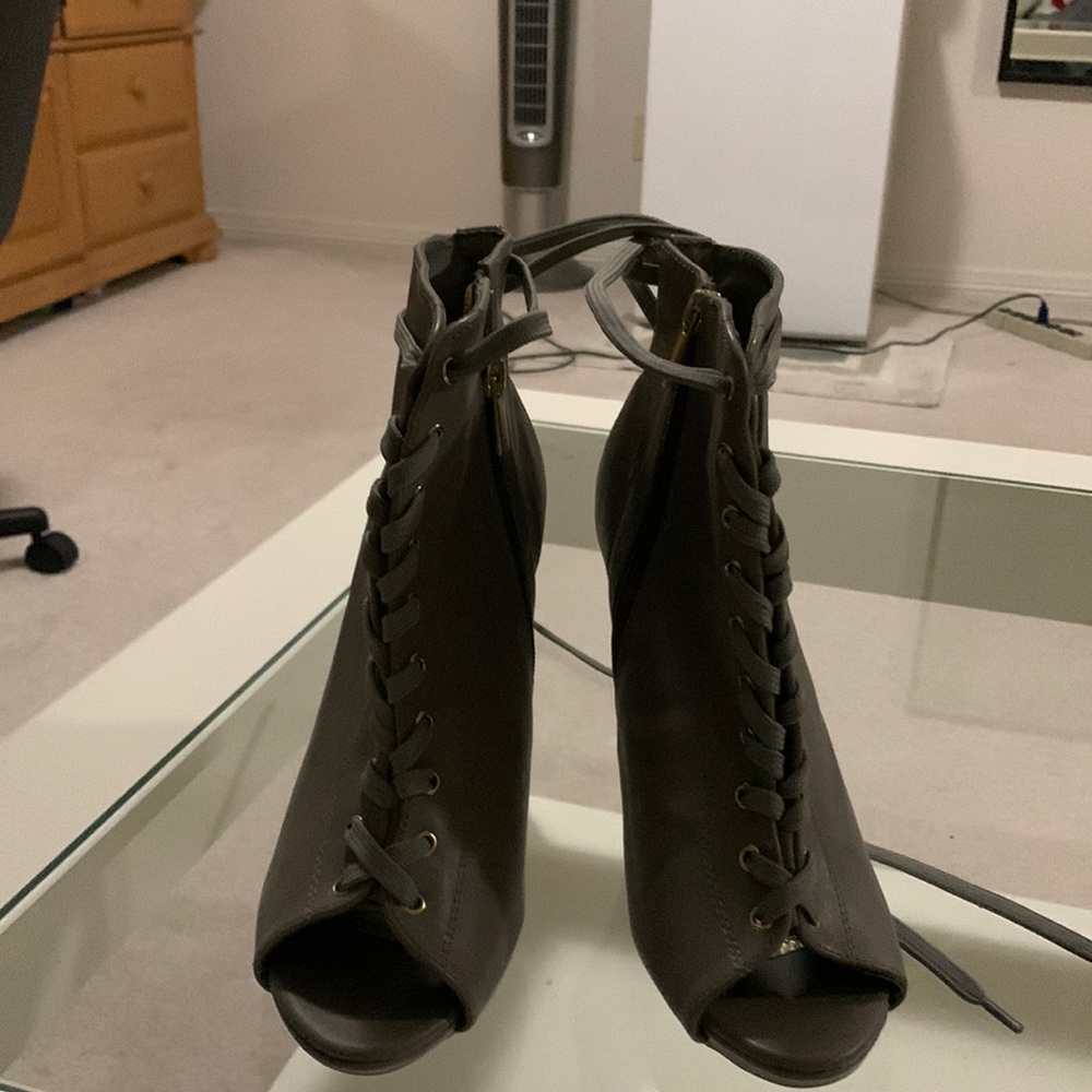 Shoe